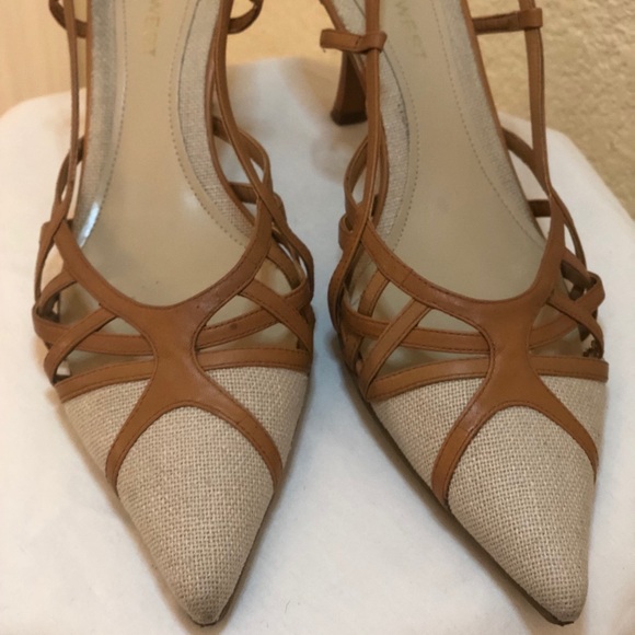 Pointed toe pump - Picture 2 of 4